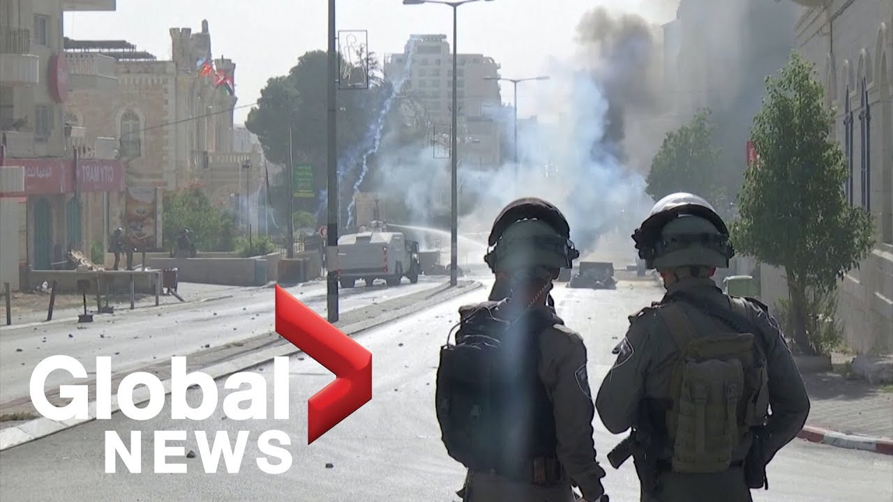 Palestinians clash with Israeli security forces in 
