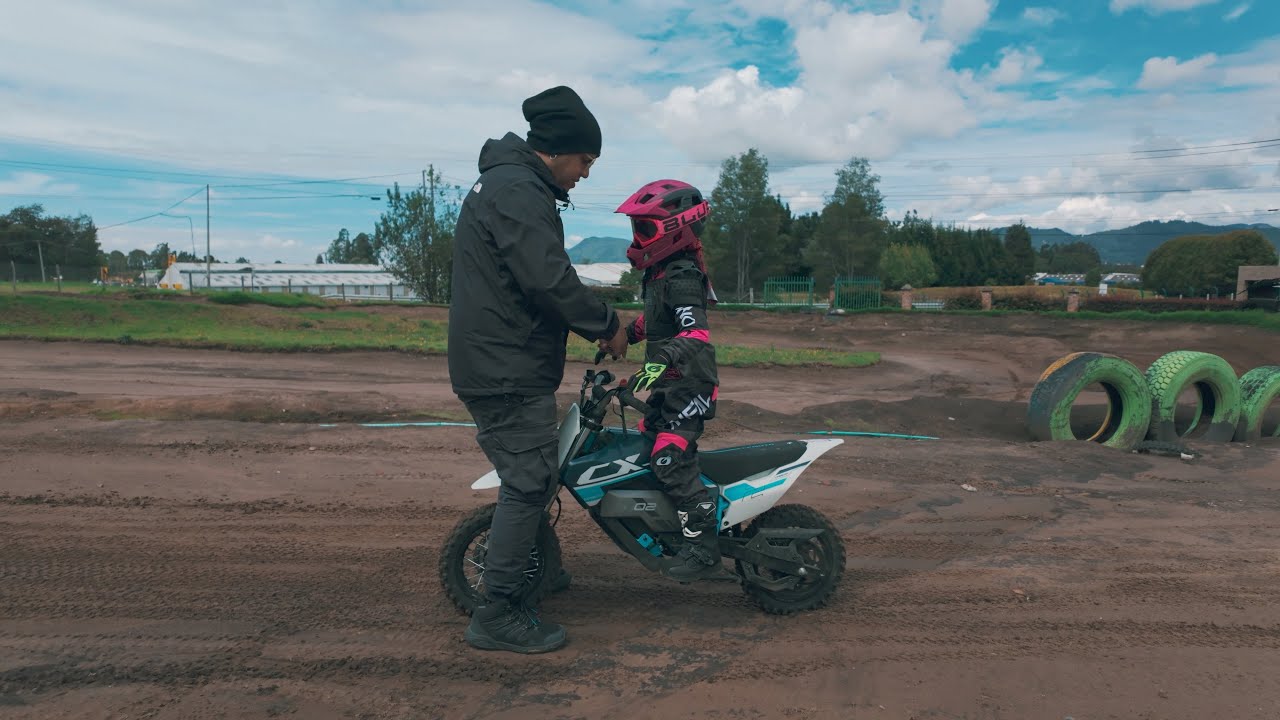 Mi hija le GANO a PANGIE 😱 - Un día en Pista con Juana 🔥 Vlog