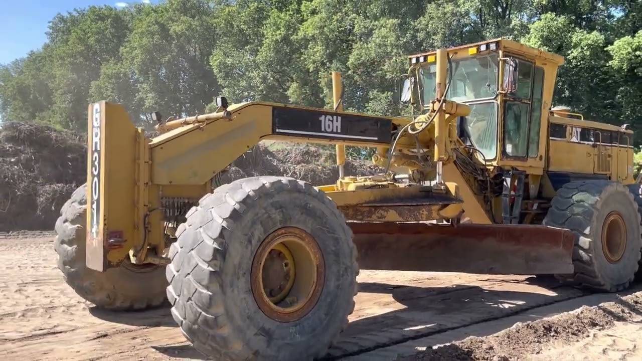 Caterpillar 16H Grader - Year: 2002 (Refnr. BM4191)