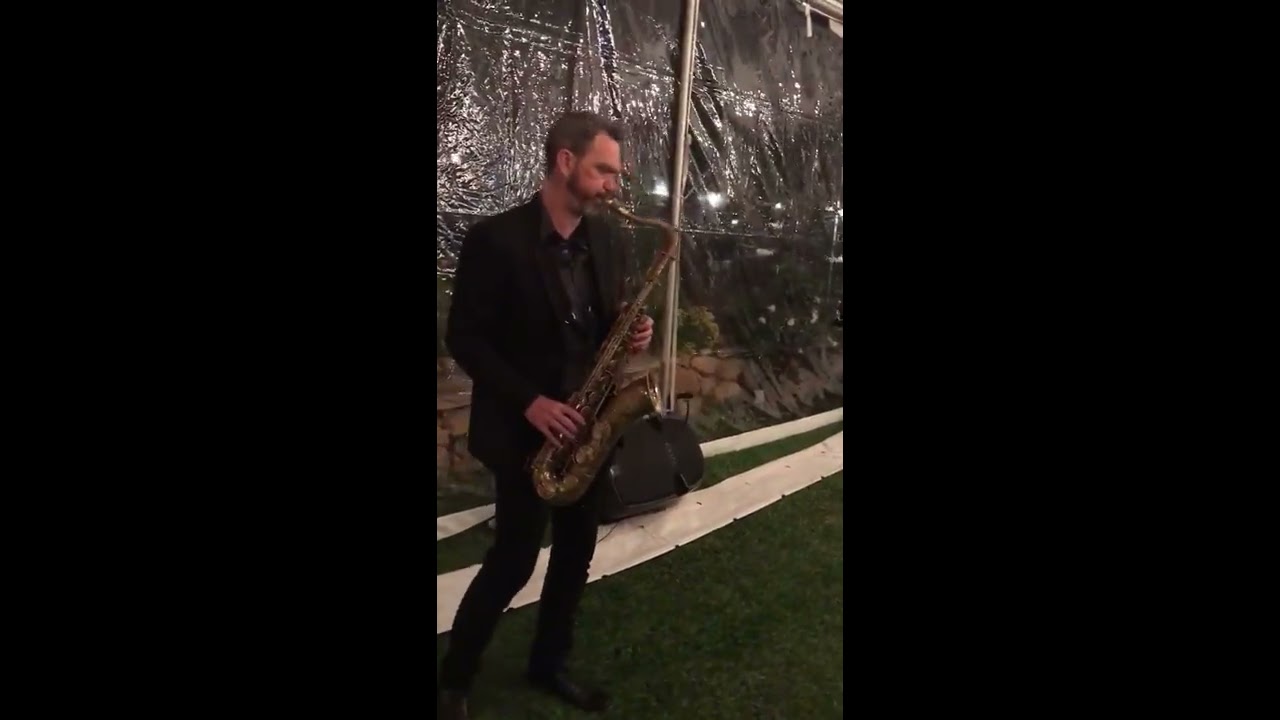 Dan Boissy playing with a DJ
