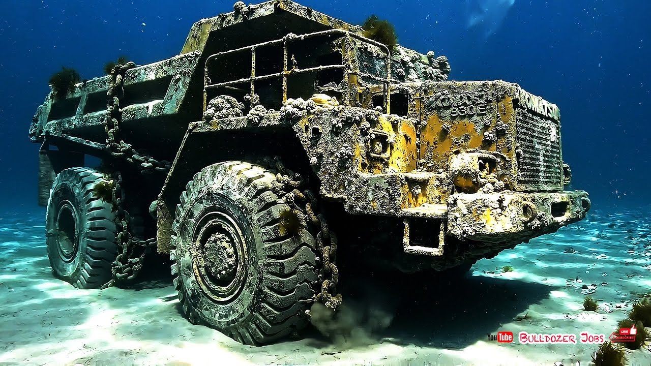Salvaging & Full Restoring the Komatsu 930E Mining Dump Truck After Years from Deep Ocean