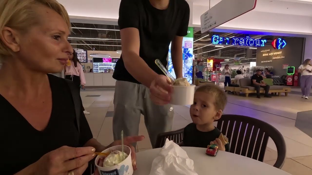 AM PLECAT CU OCONASA SI BOGATASU LA VIVO SA CUMPARAM INGHETATA