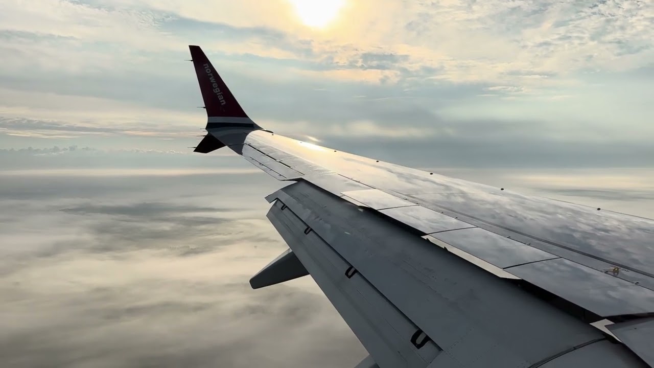 Morning Landing at Stockholm - Norwegian - Boeing 737 MAX 8 - CPH to ARN