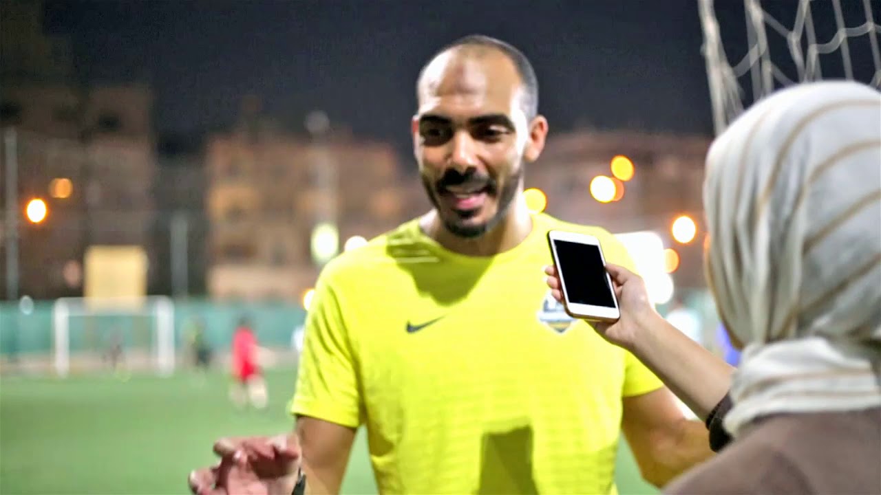 لقاء مع نجم النادي الأهلي الكابتن كريم عادل