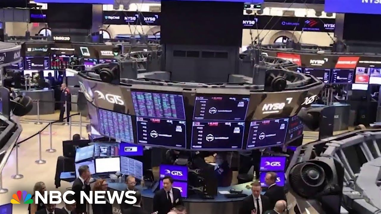 Booming stock market led by tech has some saying it feels like the 1999 internet bubble
