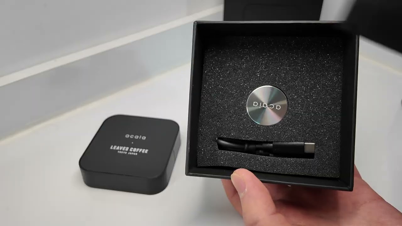Unboxing Acaia Pyxis Black Scale with Leaves Coffee Tokyo