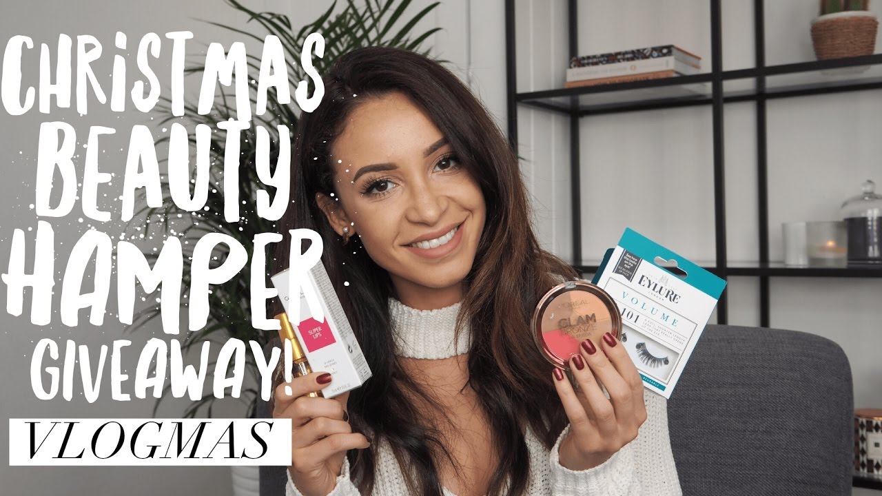VLOGMAS 11 | FINAL VLOGMAS GIVEAWAY! | DANIELLE PEAZER