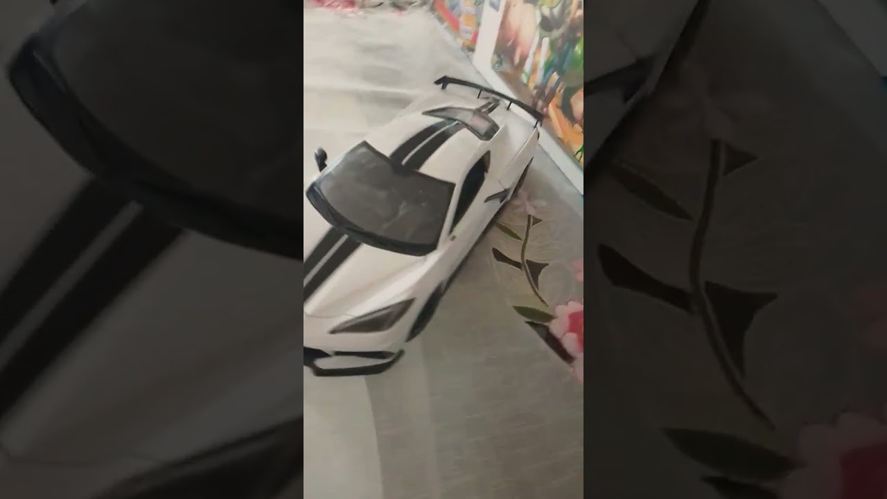 canción épica con Corvette 2020 modelo a escala