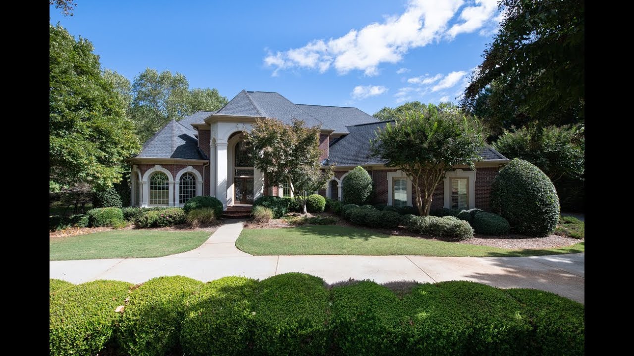 2761 Calloway Court in Sugarloaf County Club