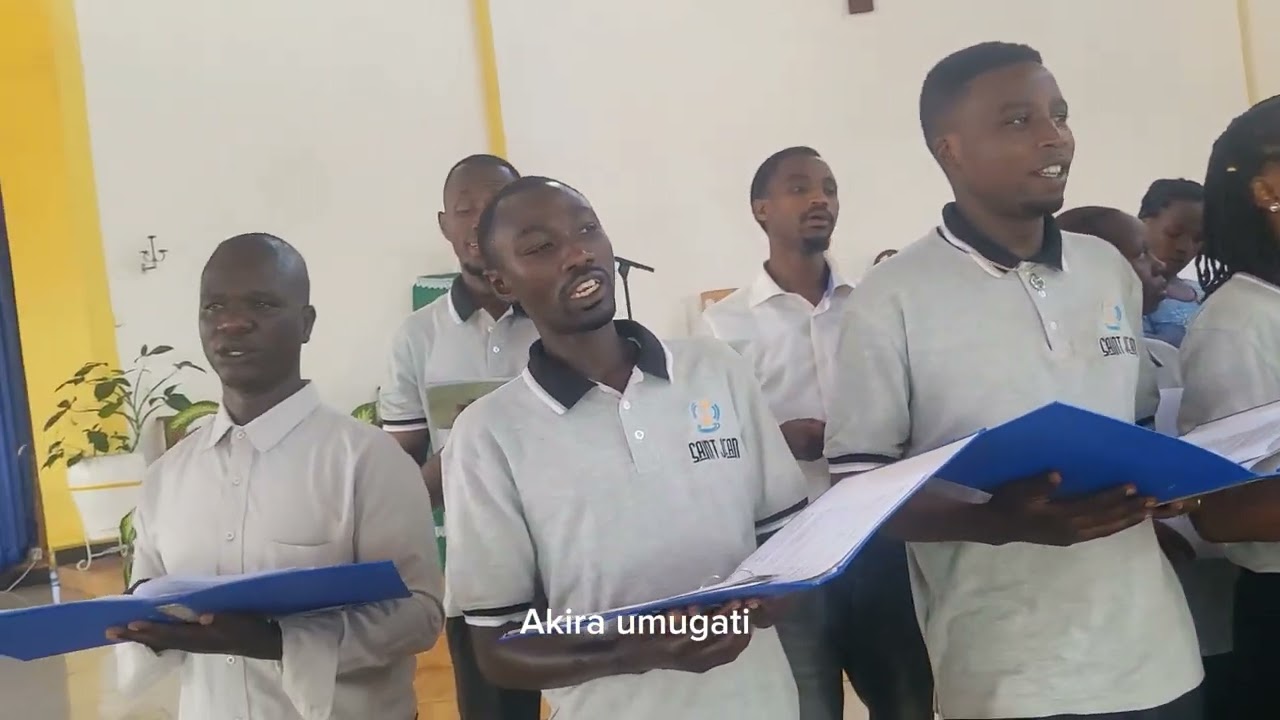 Uwo Dukesha Ubugingo performed by Chorale Saint Jean