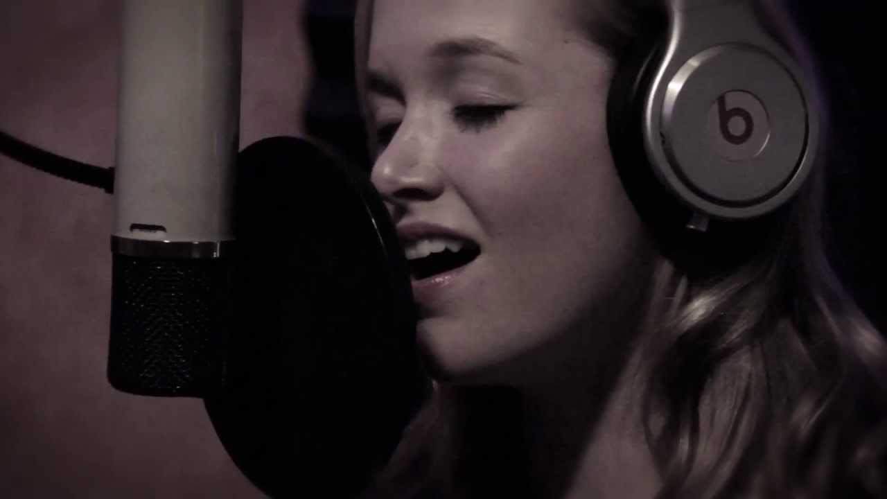 Kelley Jakle - IN STUDIO - 