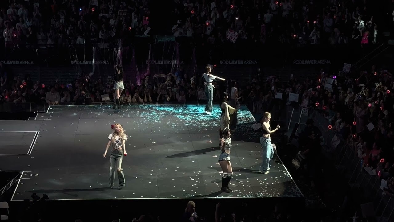 Like OOH-AHH, Signal & Show Outro LIVE - Twice @ Rod Laver Arena Melbourne 2023-05-06