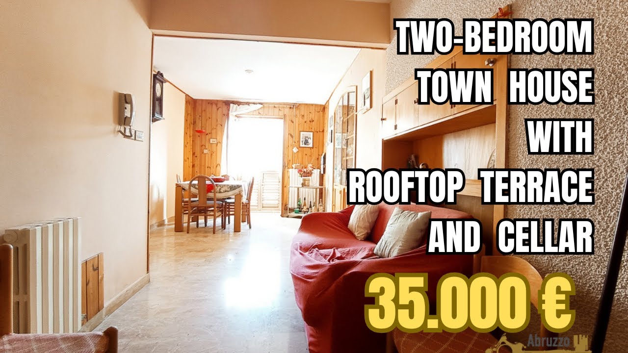 Two-bedroom town house with panoramic terrace and cellar. Castiglione Messer Marino