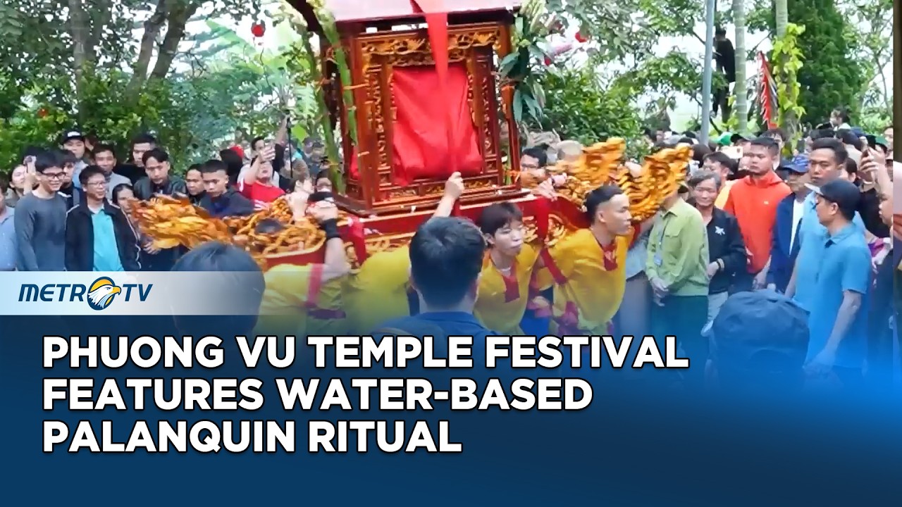 Traditional Palanquin Ceremony Held in Vu Thu Commune, Vietnam