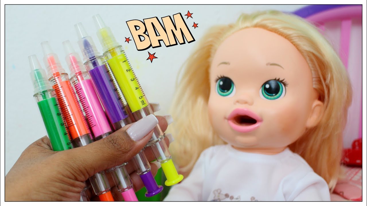 BABY ALIVE ESCOLHENDO A INJEÇÃO COLORIDA E FAZENDO TAREFA DE COLORIR MINHA BONECA