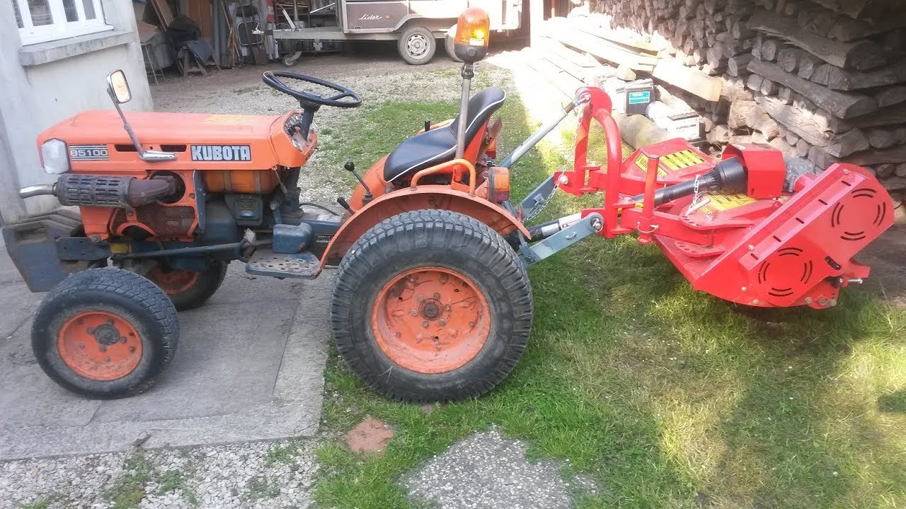 kubota B5100 avec broyeur d&eacute;portable