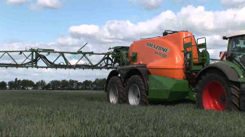 Anhängefeldspritze UX 11200