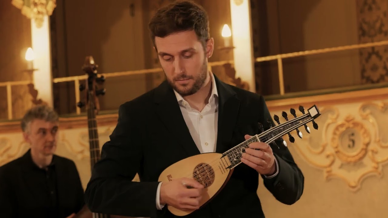VIVALDI // 'Mandolin Concerto in C Major RV 425: III. Allegro' by Raffaele La Ragione