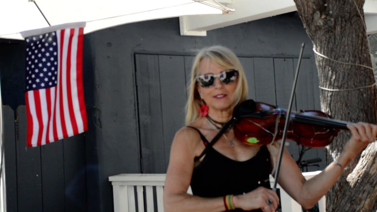 Alicia Previn plays live Maggie May (Rod Stewart)