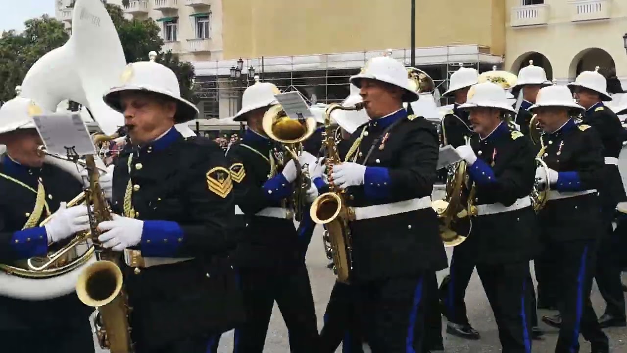Επίδειξη από τις μπάντες των Ενόπλων δυνάμεων στην πλατεία Αριστοτέλους