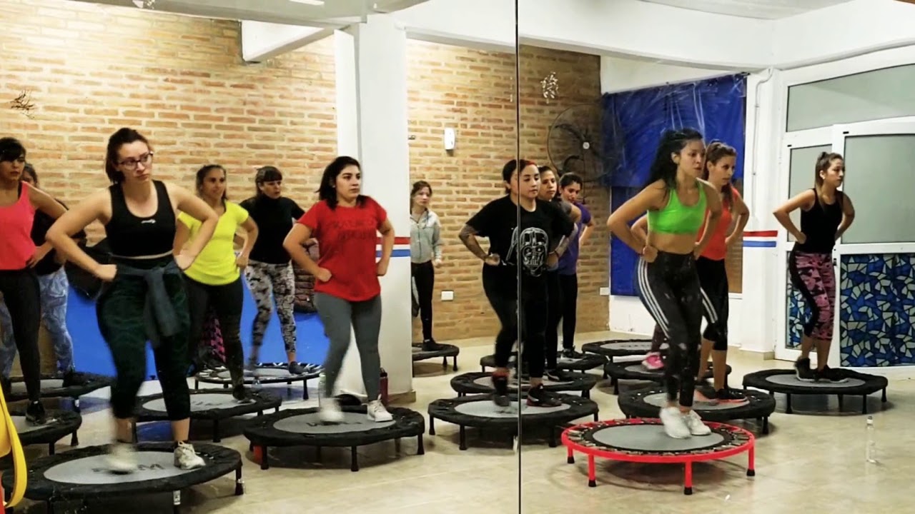 Improvisaci&oacute;n despu&eacute;s de entrada en calor ornella gallo jump vans fitness jump fit jumpers jumping