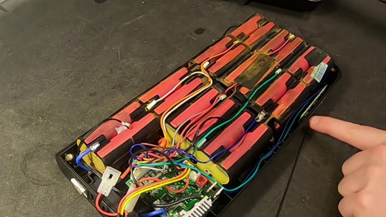 Excessive Waterdamage in an Batavus Torino E-Go ebike battery