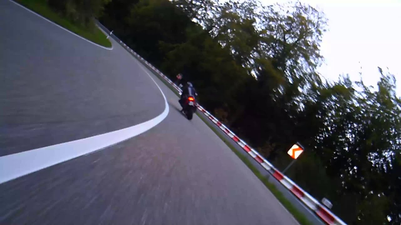 Motorrad: 2 Girls 2 Guys auf Schwarzwald-Hochstrasse (B 500), von Sand Richtung Baden-Baden BitfW