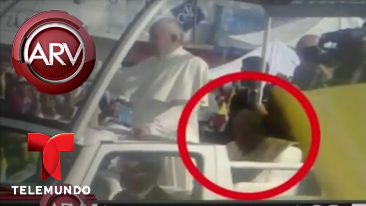 Aseguran que un fantasma acompañó al papa en México | Al Rojo Vivo | Telemundo