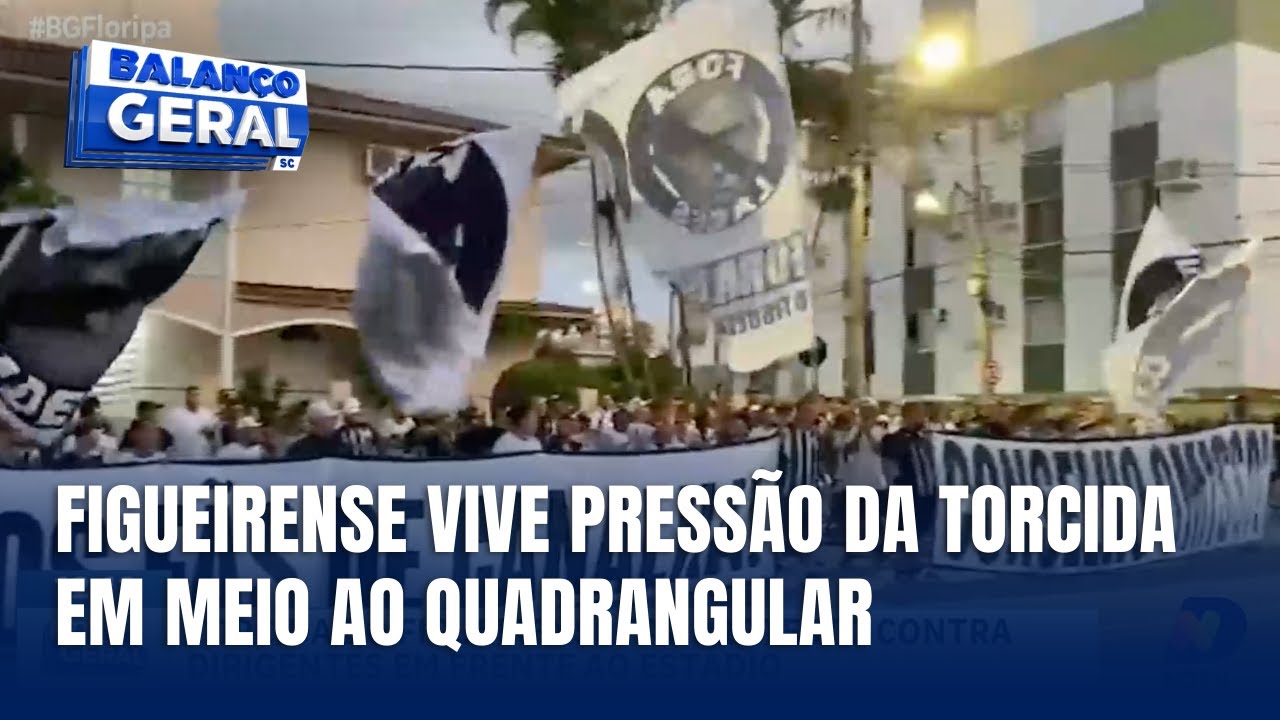 Esporte - Torcida do Figueirense protesta no Scarpelli antes de reunião