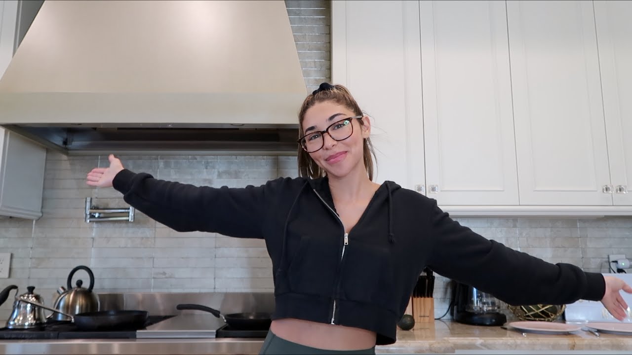 How To Make My Famous Bagel Breakfast  | Chantel Jeffries