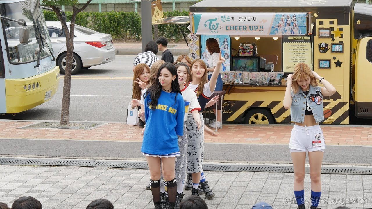 [4K] 160611 TWICE(트와이스) 서열 꼴찌 정하기ㅋ 직캠 @역조공 미니 팬미팅, 상암 프리즘타워 광장