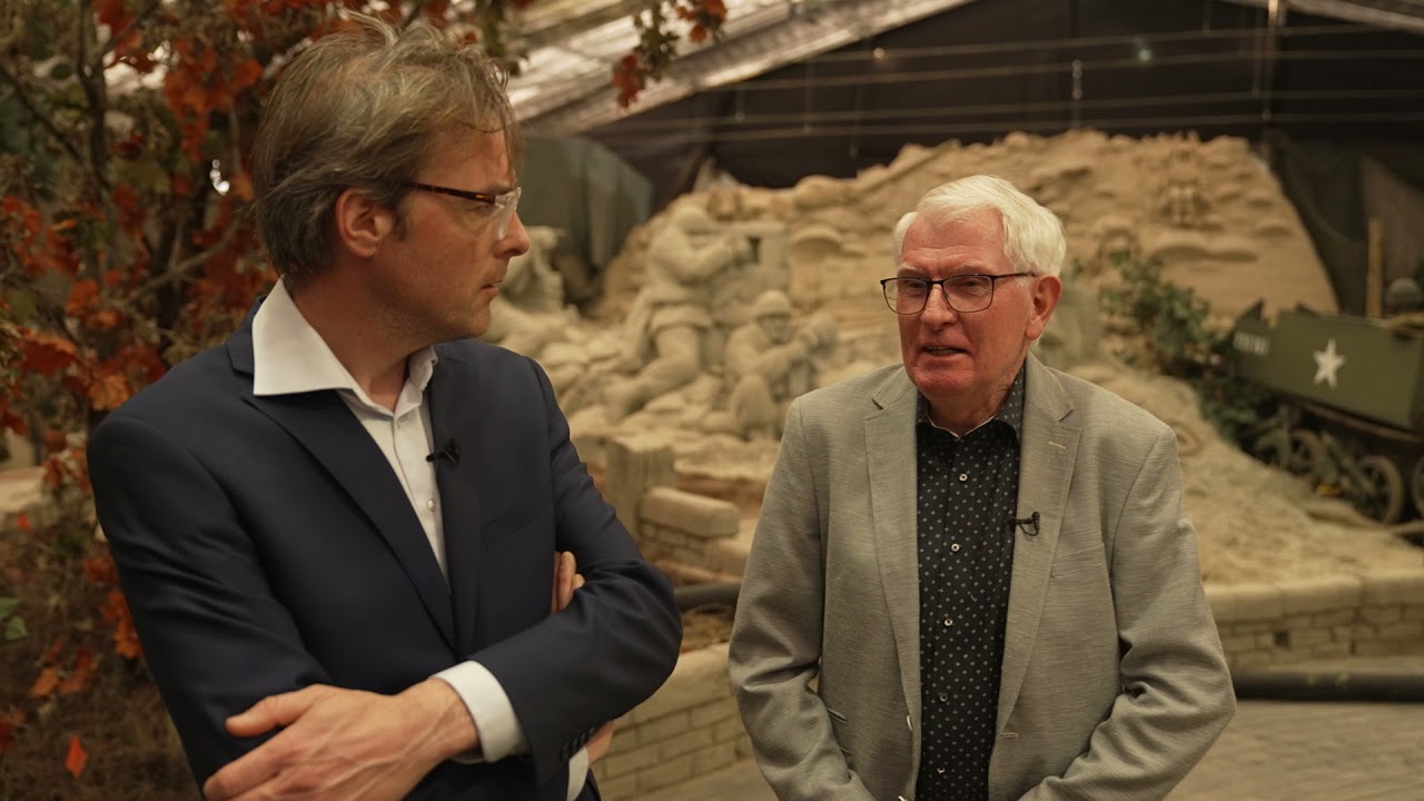 Het oorlogsplakboek van Johan Hartgers - zijn zoon vertelt over de herinneringen aan de oorlog