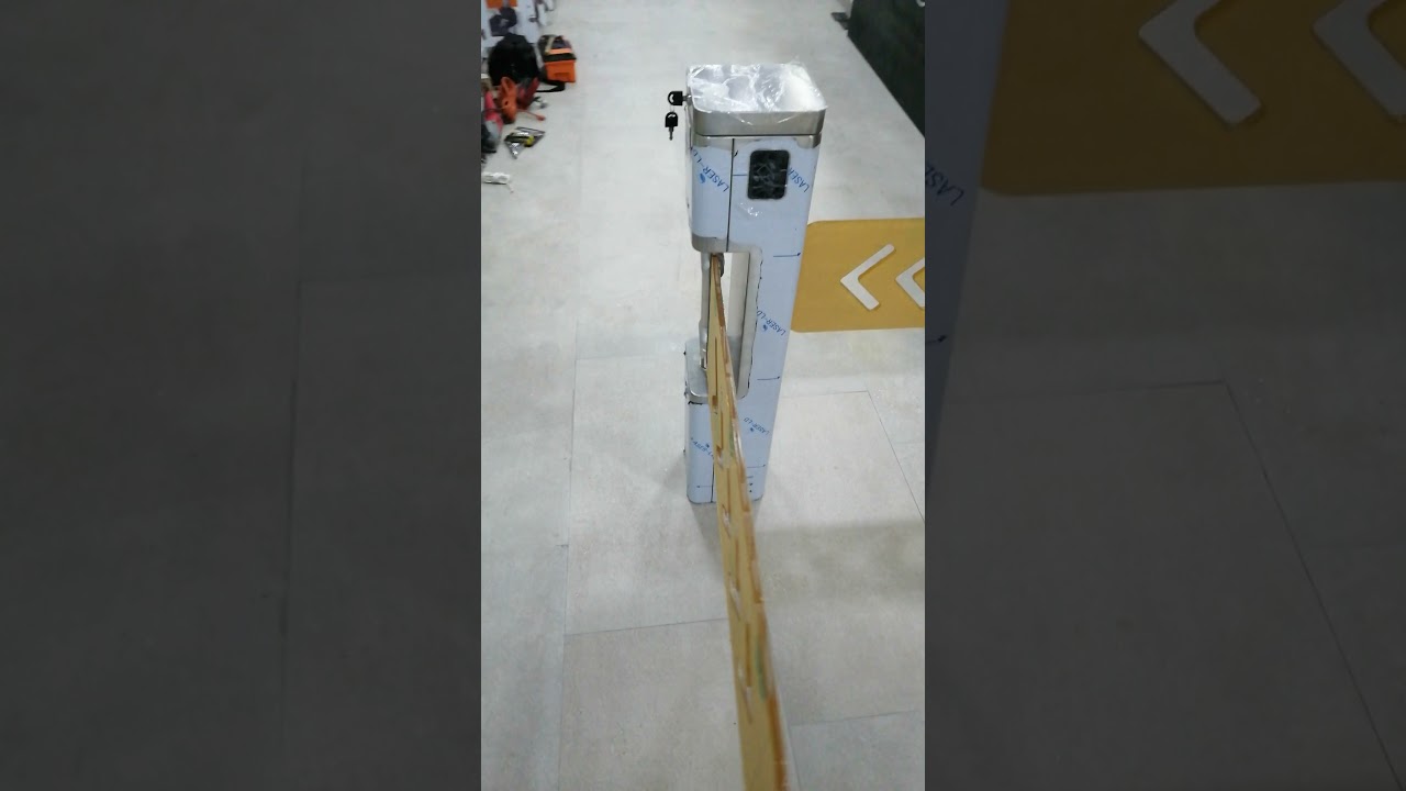 Control de acceso peatonal, torniquetes tipo bandera