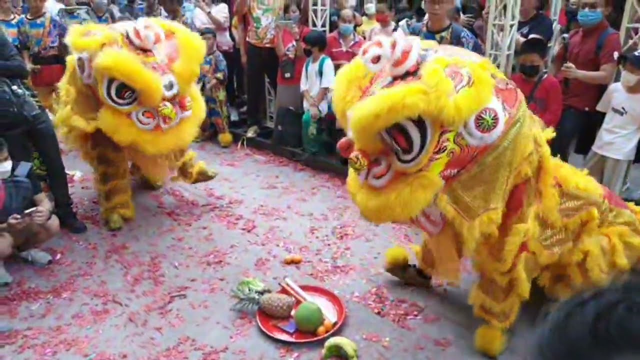Double Lion Blessing at Ooliya Petaling Street for Chap Goh Mei 2023
