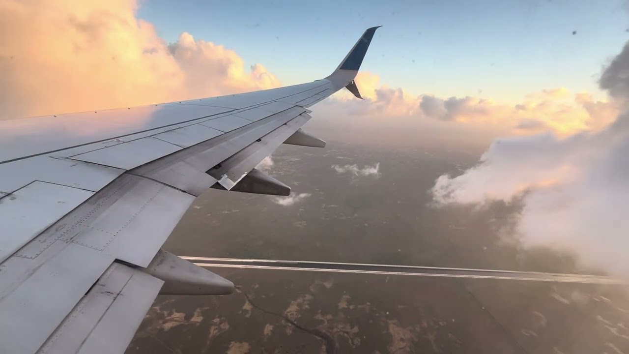 Copa Airlines Boeing 737-800 landing at Miami International Airport (KMIA)