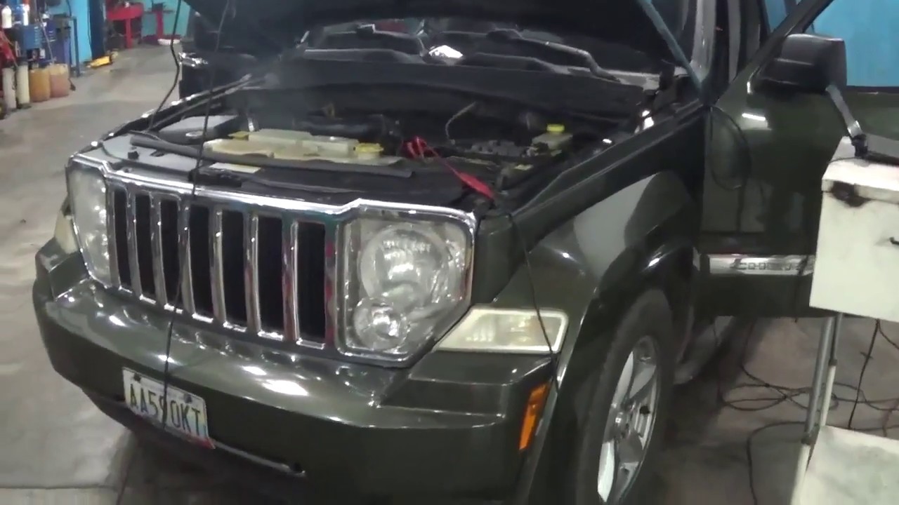Jeep Cherokee-Liberty  KK:  Diagnostico Luz De Airbag encendida DTC: B1B02