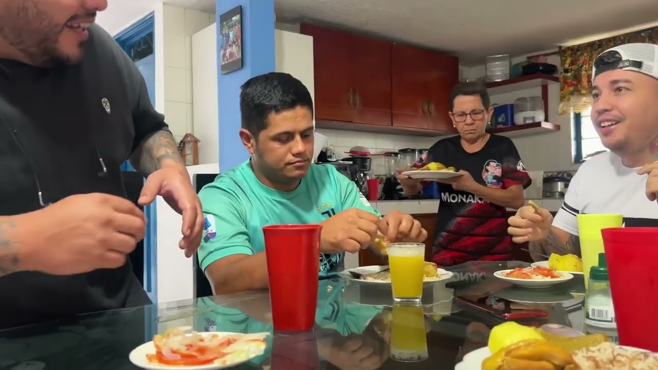 Se le comieron la comida a mi mama