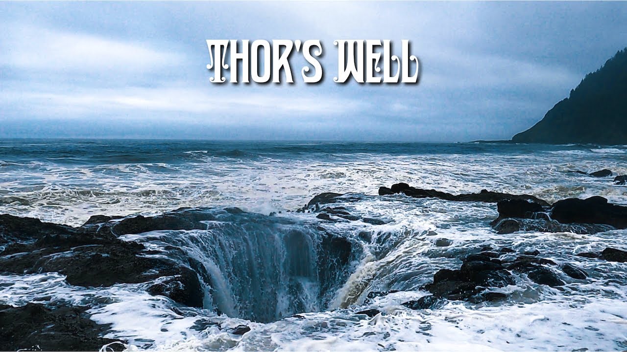 Thor's Well in Action at High Tide | Cape Perpetua