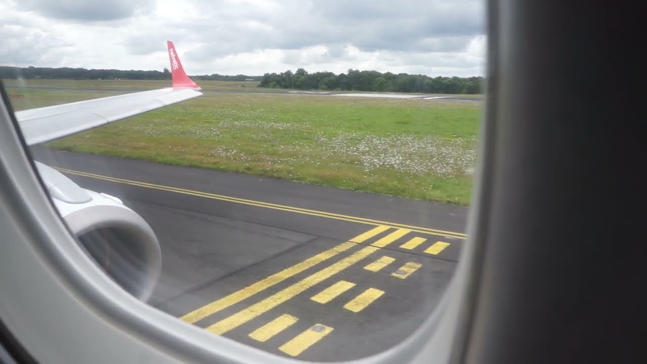 Helvetic Airways Embraer 195 (HB-JVJ) - Takeoff  RWY21 in Nantes (NTE/LFRS)