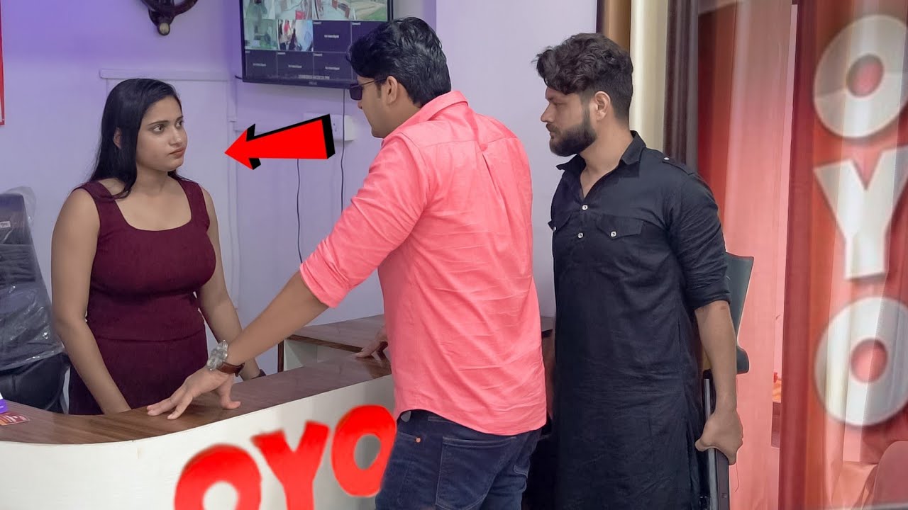 Proposing to lady OYO Manager // Sumit Cool dubey // Prayagraj