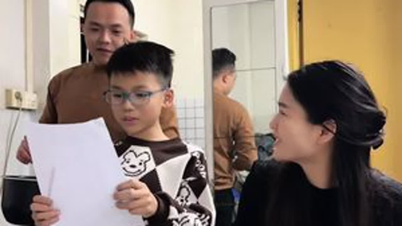 哥哥今天突然问我一个数学题，我既然不会做，最后还得欧爸出马才行，晚上煮了红烧排骨吃，味道杠杠的#记录真实生活 #带娃日常 #生活vlog