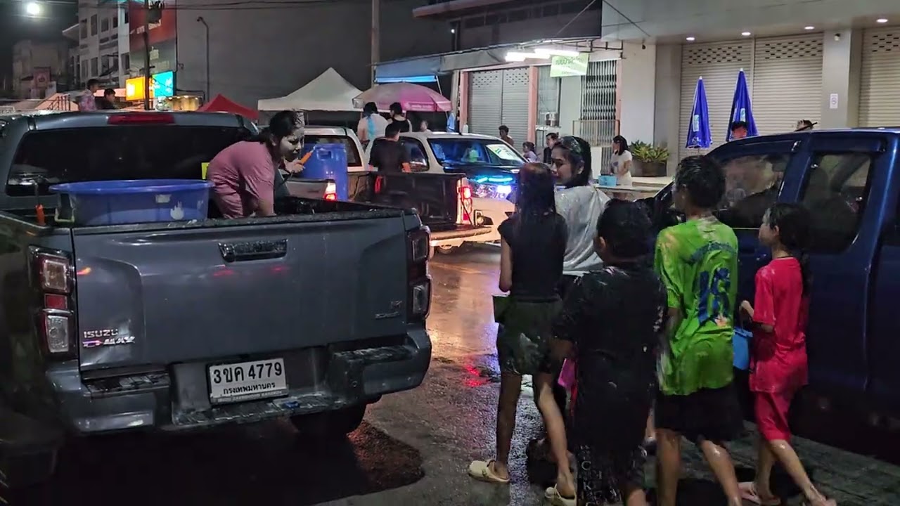 เล่นน้ำ สงกรานต์ '68