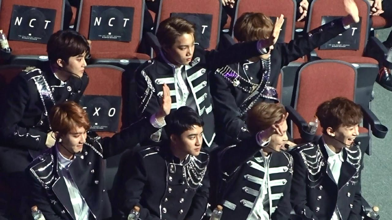 170408 chanyeol plays bubbles + EXO reaction to sehun awards - yinyuetai V chart