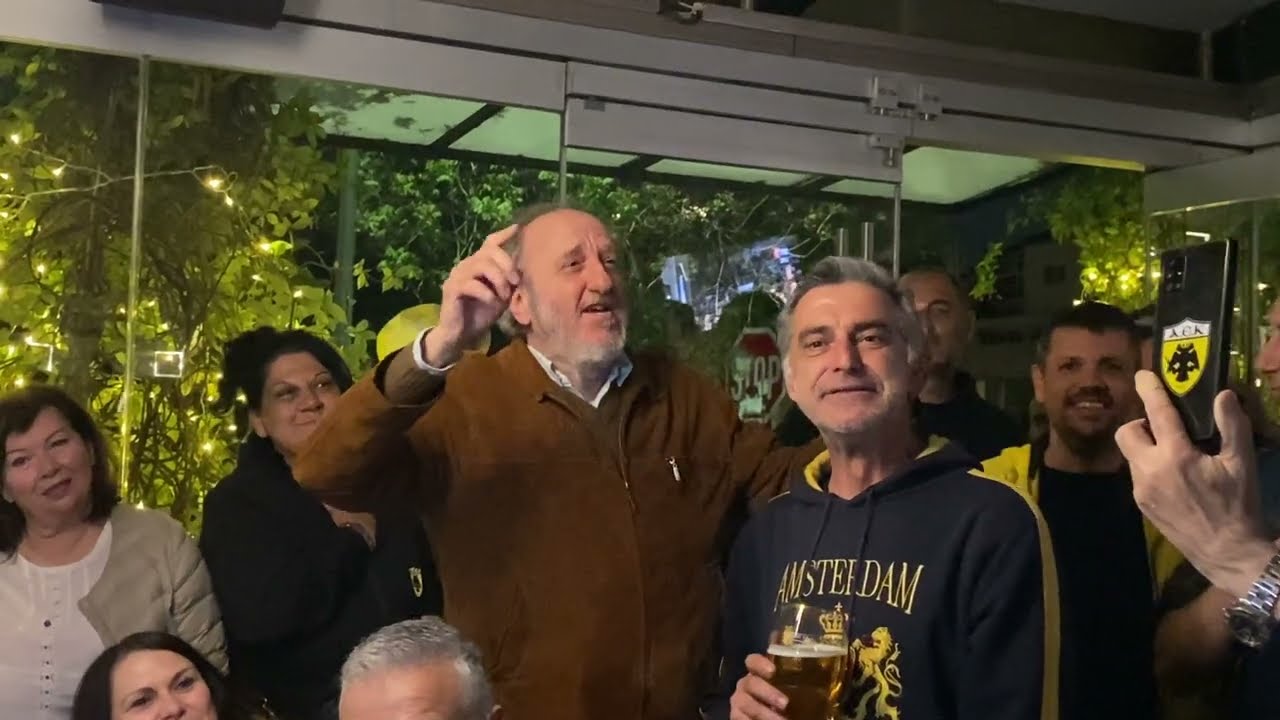 Ο  Δημήτρης Χατζηχρήστος τίμησε Αγιασωτέλη και Λανέ της μπασκετικής ΑΕΚ