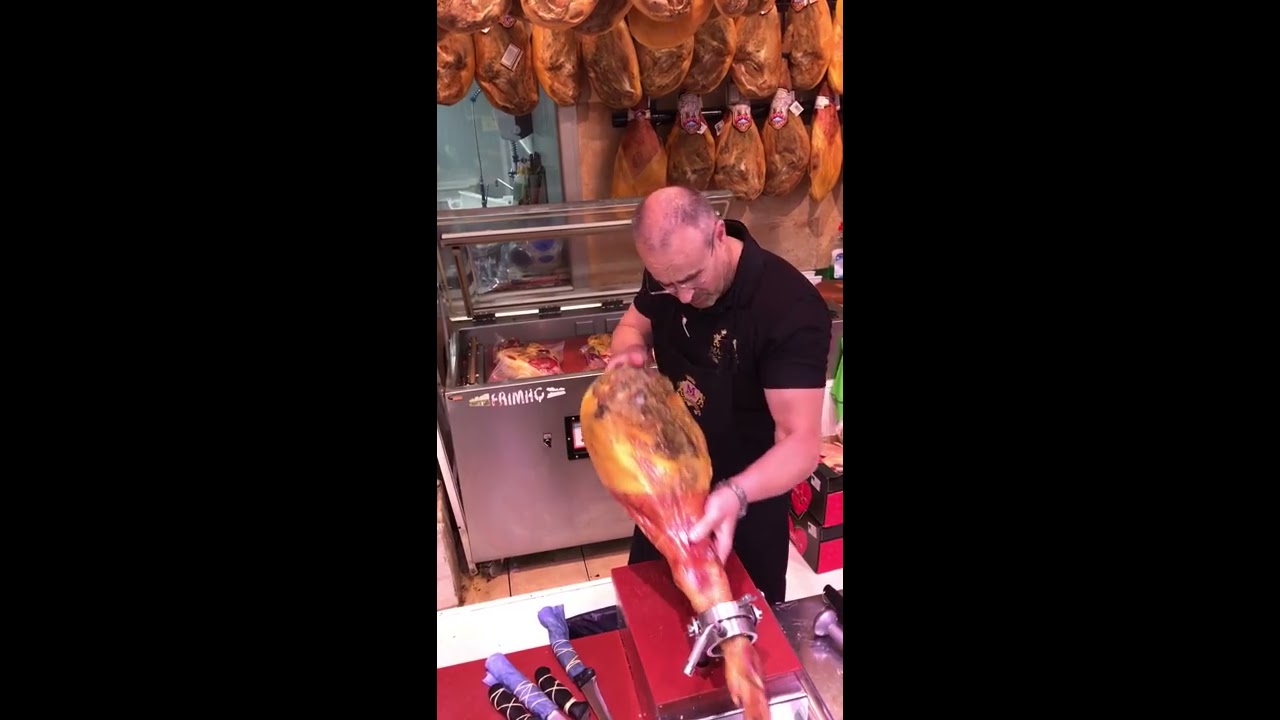 Deshuese de jamones en supermercados Manper