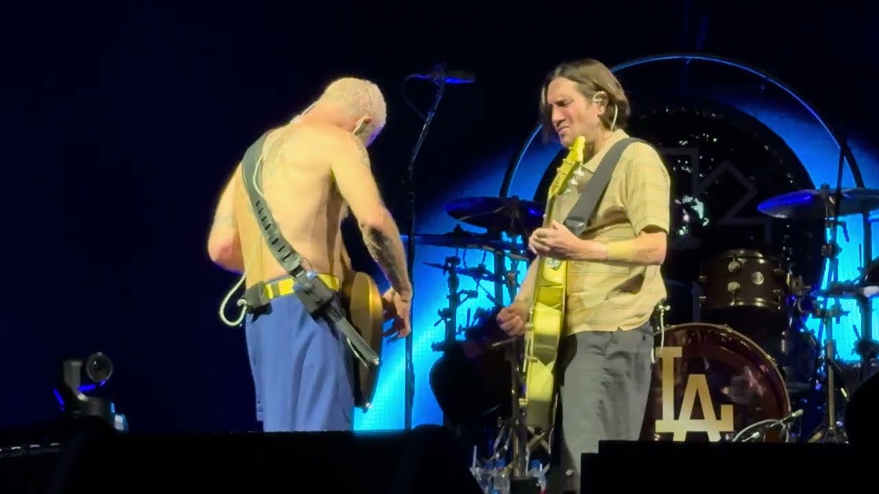 Red Hot Chili Peppers - Flea & John Frusciante`s jam (Live) 4K