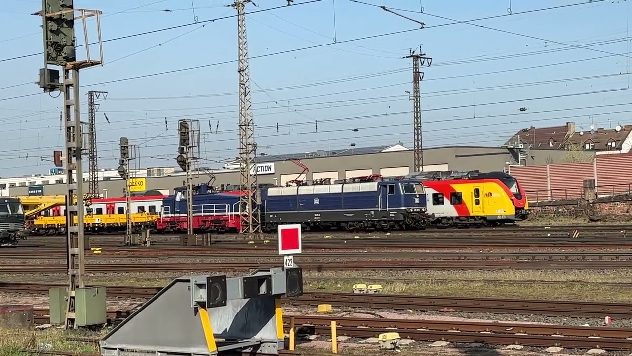 Dieselpower 212/218 und eine blaue 181 in Aschaffenburg . Immer was los 
