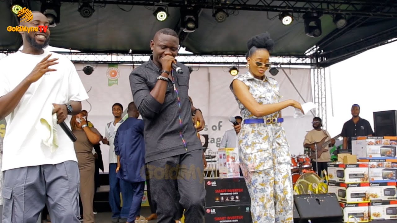 HILARIOUS! KIEKIE BATTLES SEGUN JOHNSON ON THE DANCE FLOOR