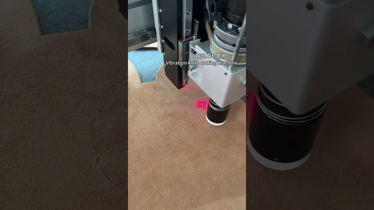 Vibration knife cutting machine leather cutting display#CNC cutting machine #cutting machine