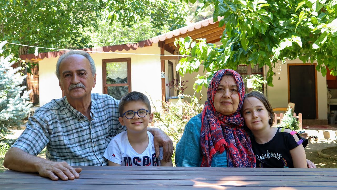 Emekli çift AZ PARA ile güzel bir ÇİFTLİK EVİ kurdu 